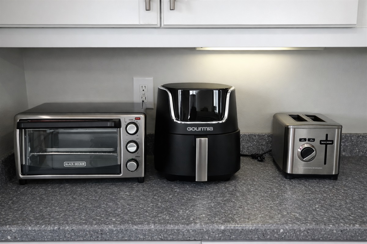 Convection oven, air fryer, and toaster provided for quick, easy meals.