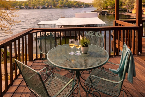 Cove-Out Cottage Sundeck
