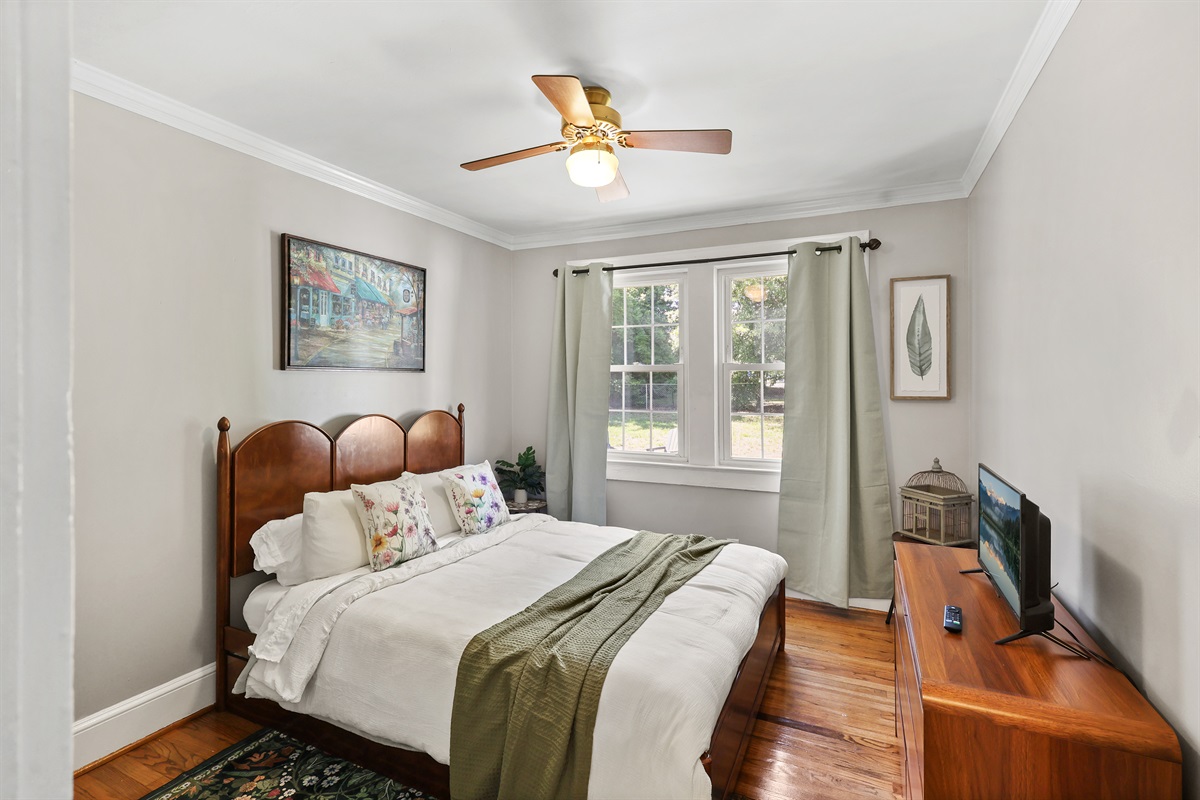 Third Bedroom with Queen Bed with Twin Trundle 