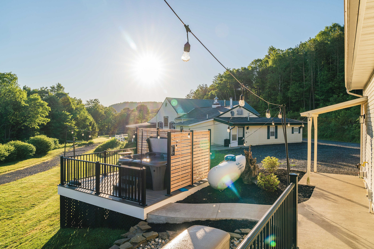 🛁 5-person hot tub at sunset — soak with a view of Potter County's hills