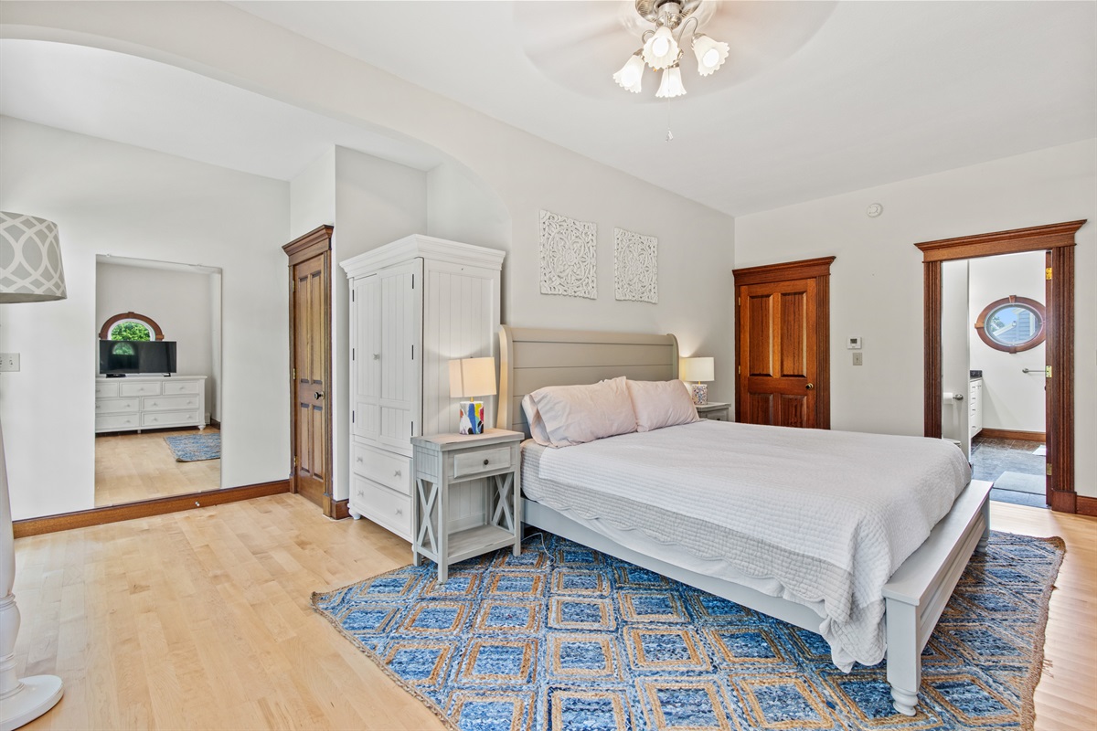 Second floor primary king room