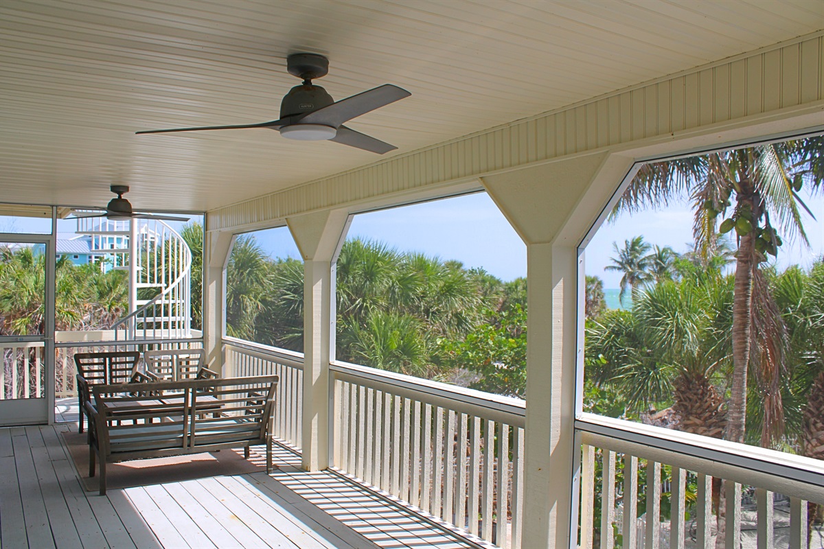 Deck space off the master