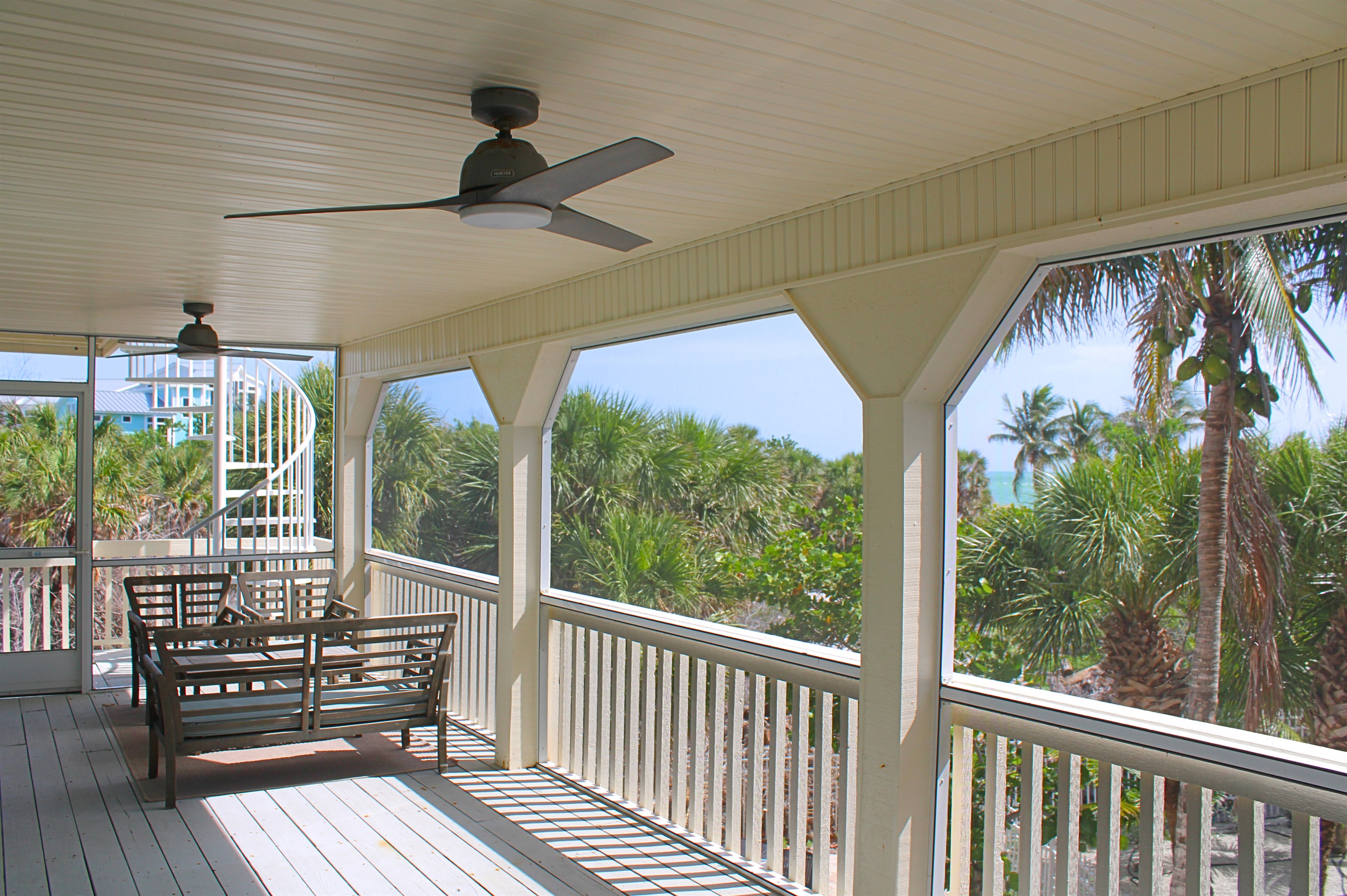 Deck space off the master