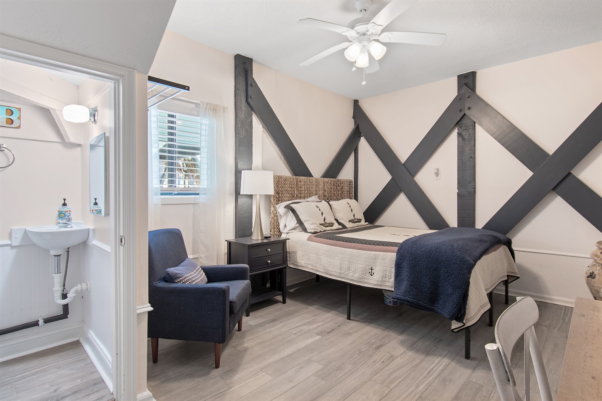 Queen ground level bedroom