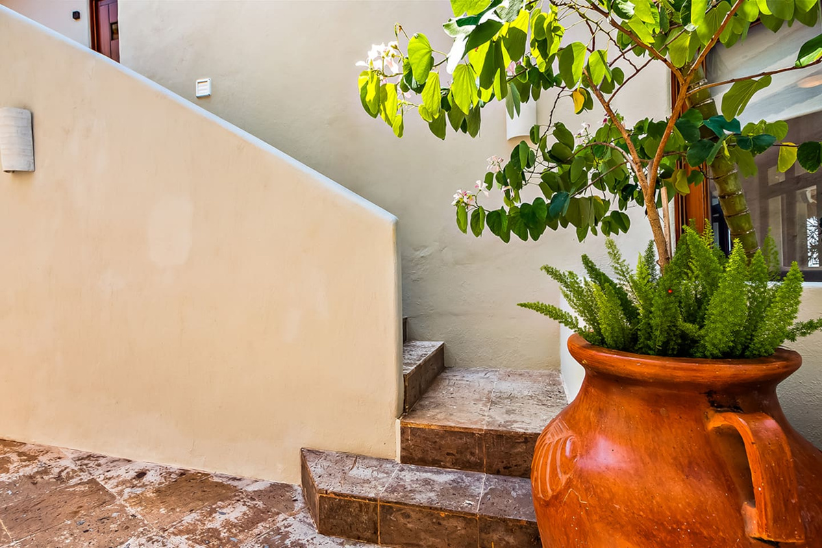 Entrance to Suite 4