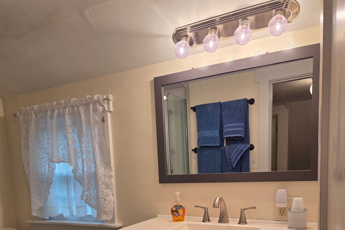 2nd Floor - hallway full bathroom with shower.