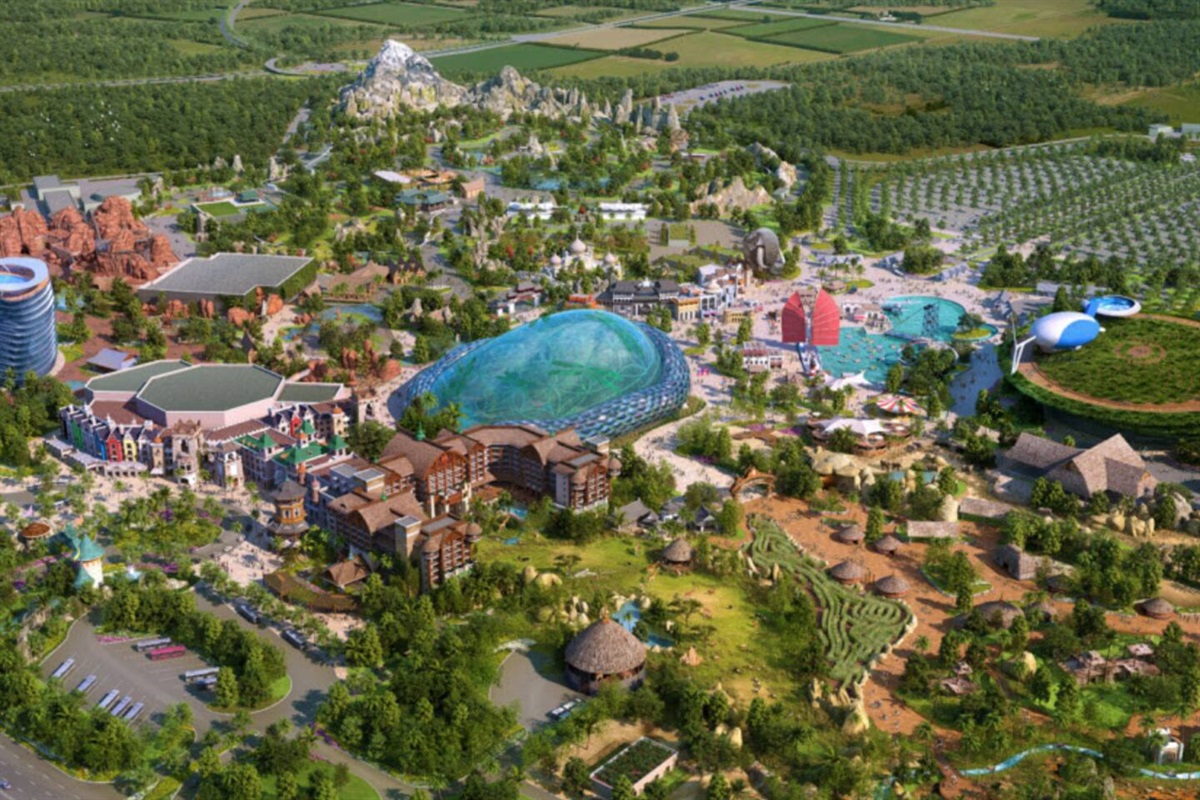 St Louis Zoo is less than 15 minutes away.  At St. Louis Zoo, there are almost 17,000+ animals, 500+ various species and 15 chief exhibit areas which one can visit and connect with the animals.