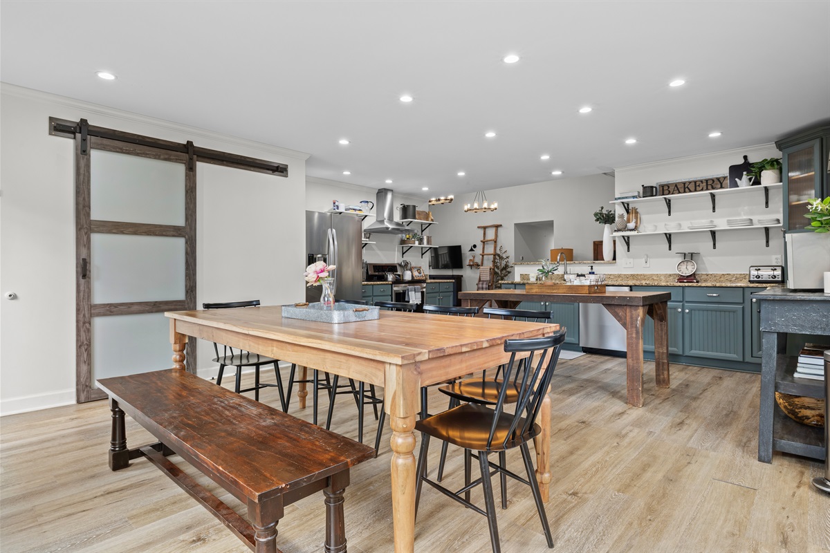 Dining seating for 10-12.