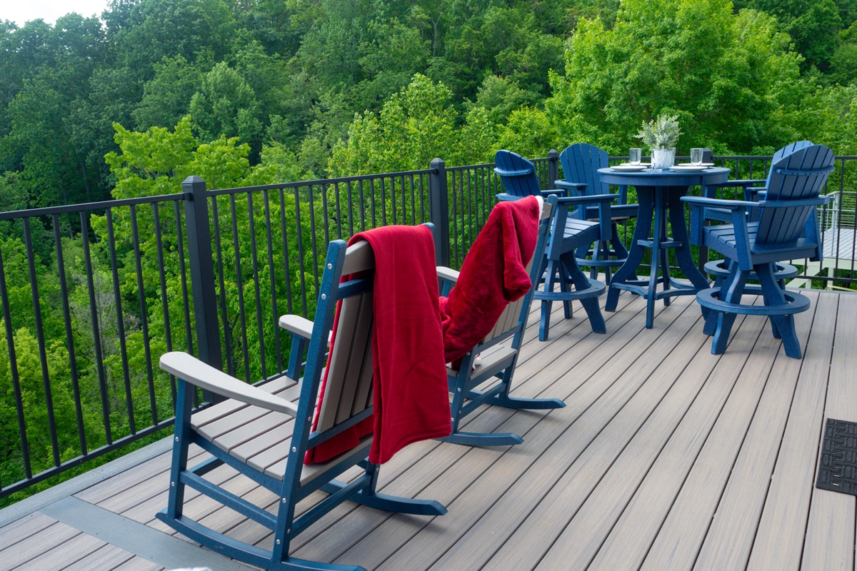 Late night and early morning, go for the rockers. Breakfast, lunch and night-time snack? Use the pub table!