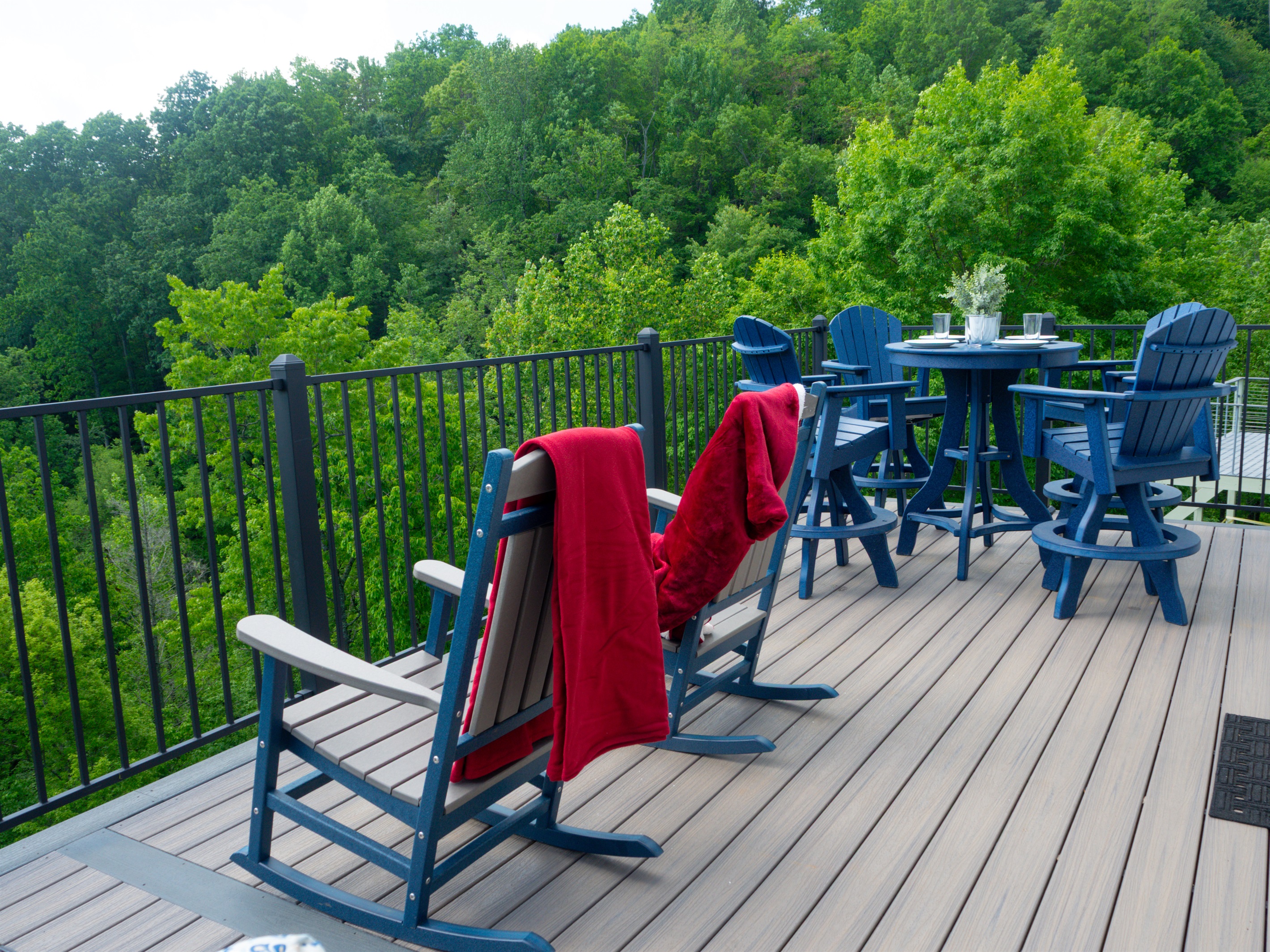 Late night and early morning, go for the rockers. Breakfast, lunch and night-time snack? Use the pub table!