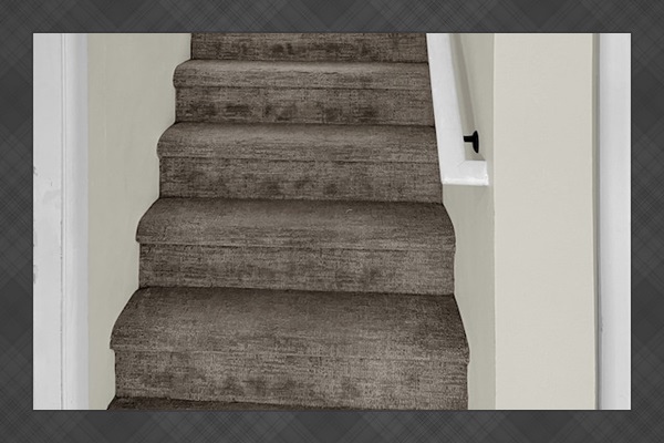 Stairs to 3 bedrooms upstairs.