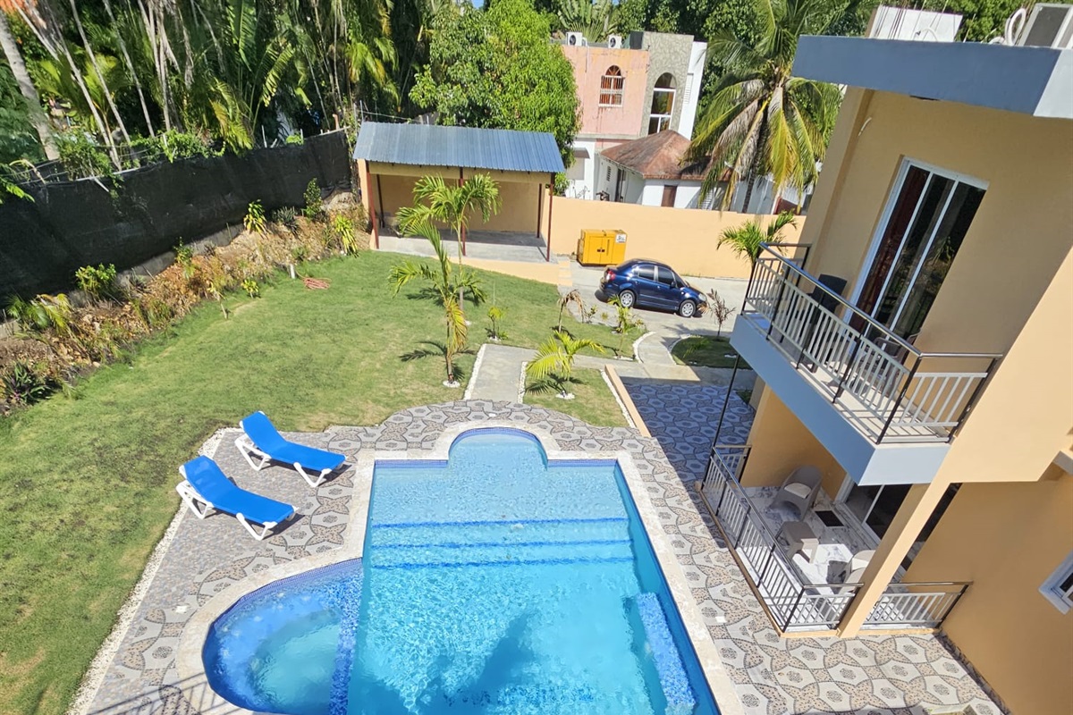 Lawn / Pool / Event space