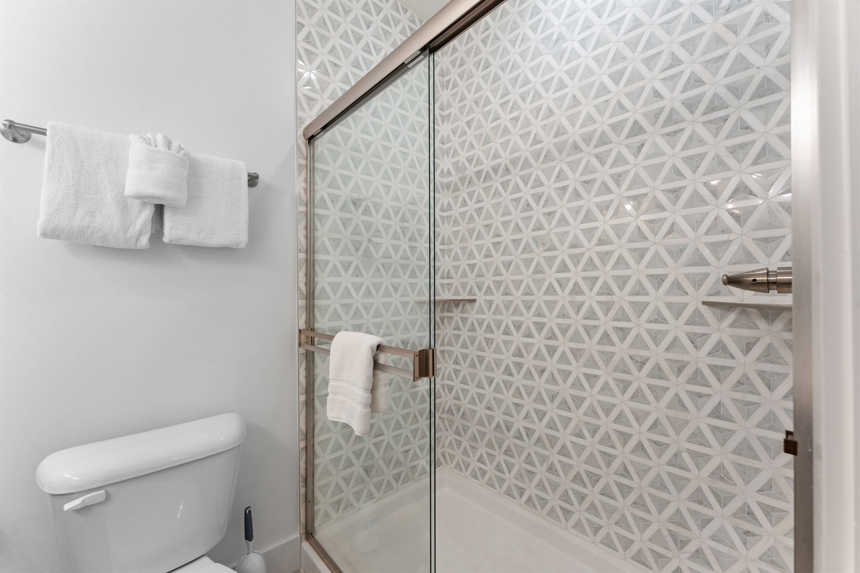 Main Level King Bath