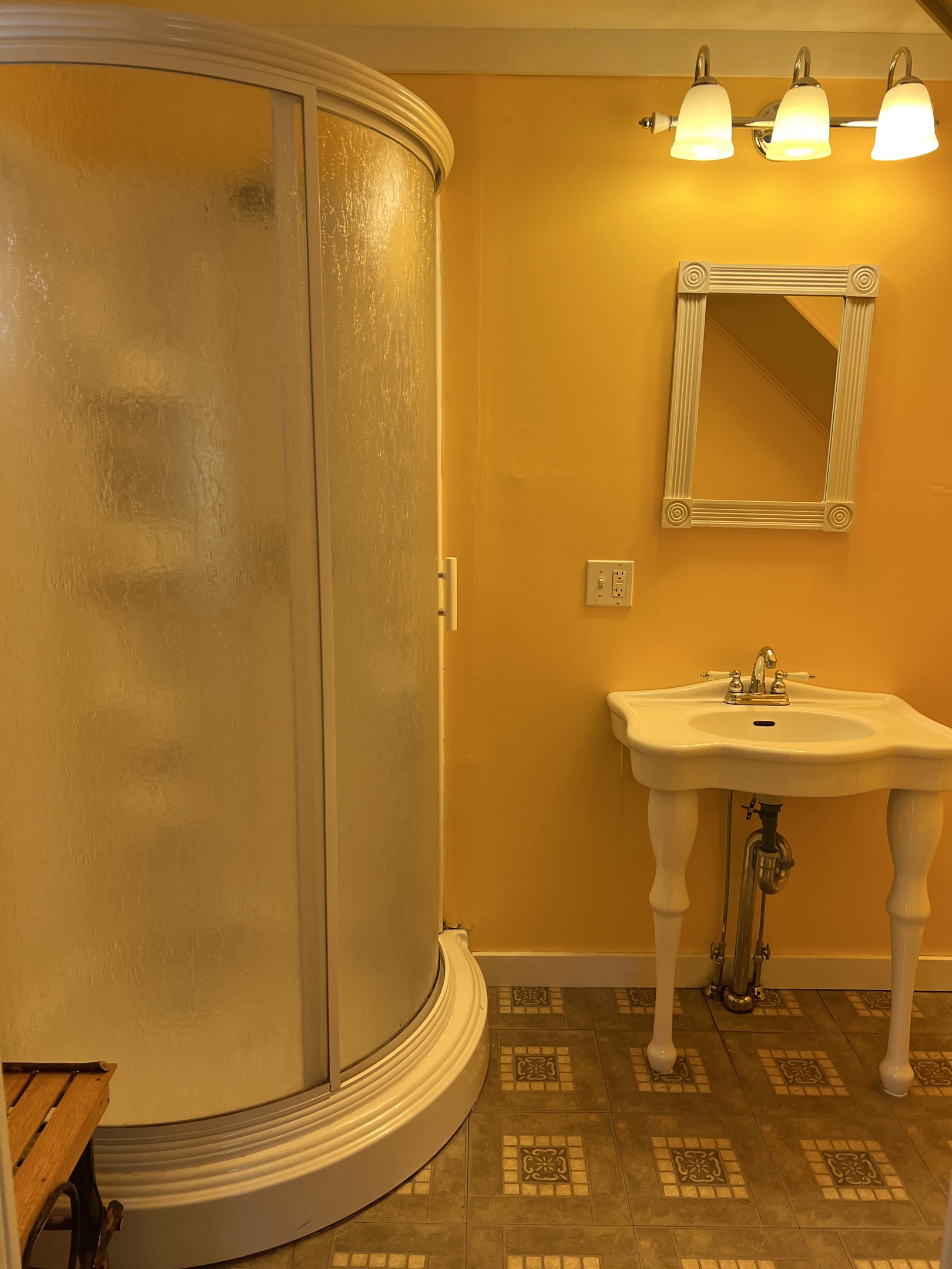 First floor queen bdrm ensuite shower bathroom.