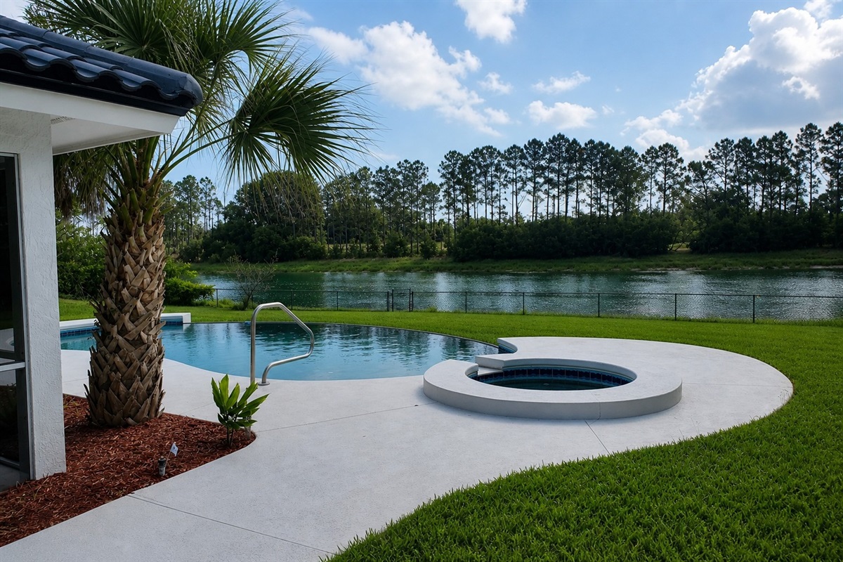 Spa, pool and lakeview
