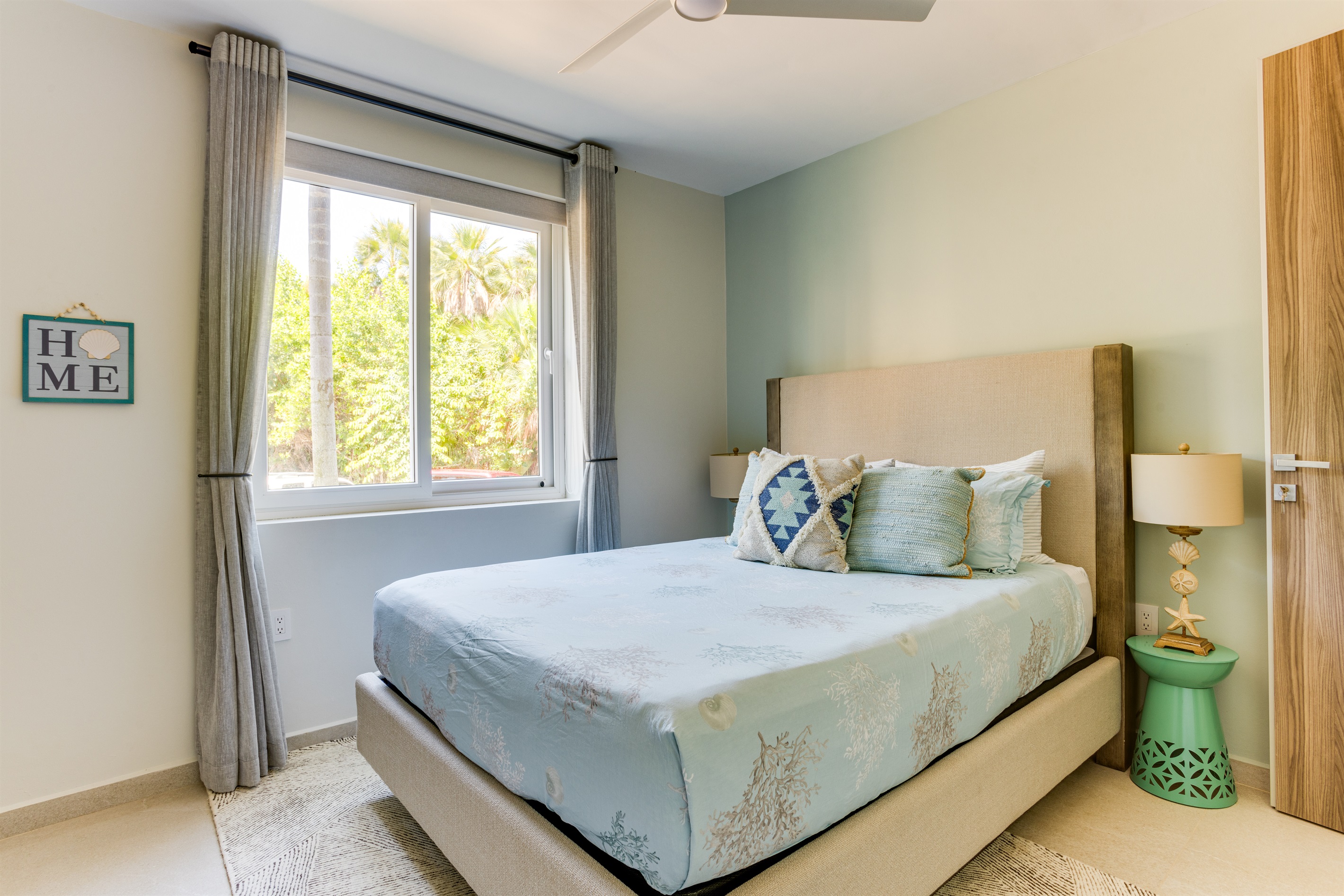 Bedroom 3: Queen Bed