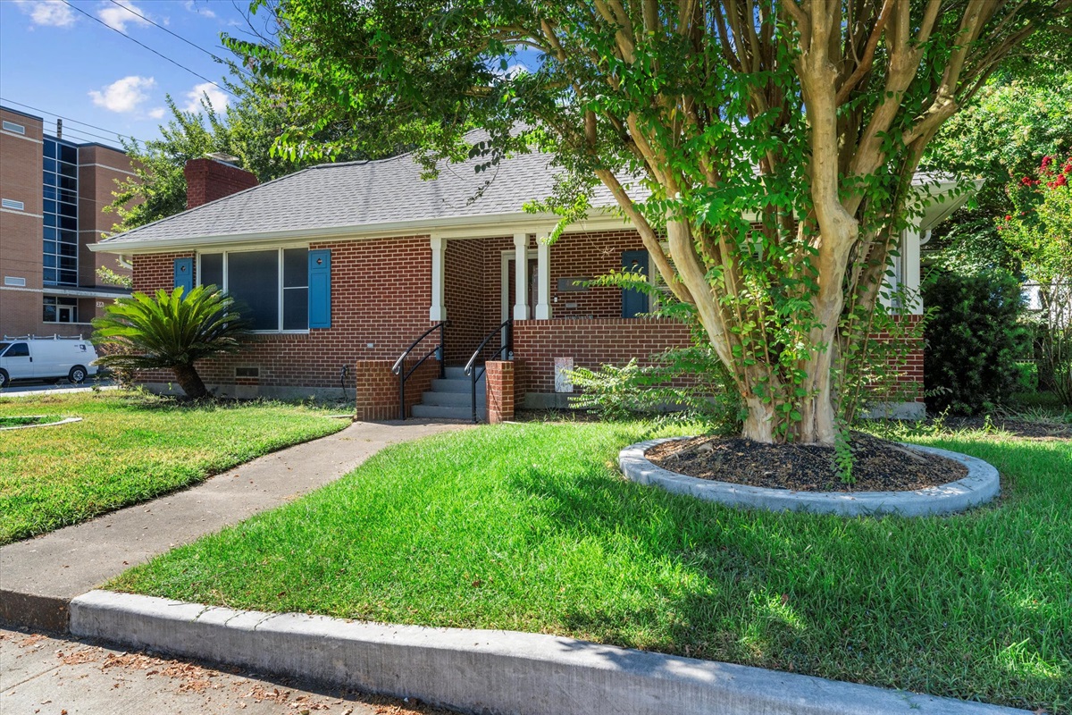 559cfaf1197941ab920c47f1140ce5fc Large | Beachhouse | Texas | TX | Vacation Homes | Galveston | Crystal Beach | Kokomo | Breezy Days | Beachfront Elegance | Sunrise Serenity | Southern Sands Property Management, LLC