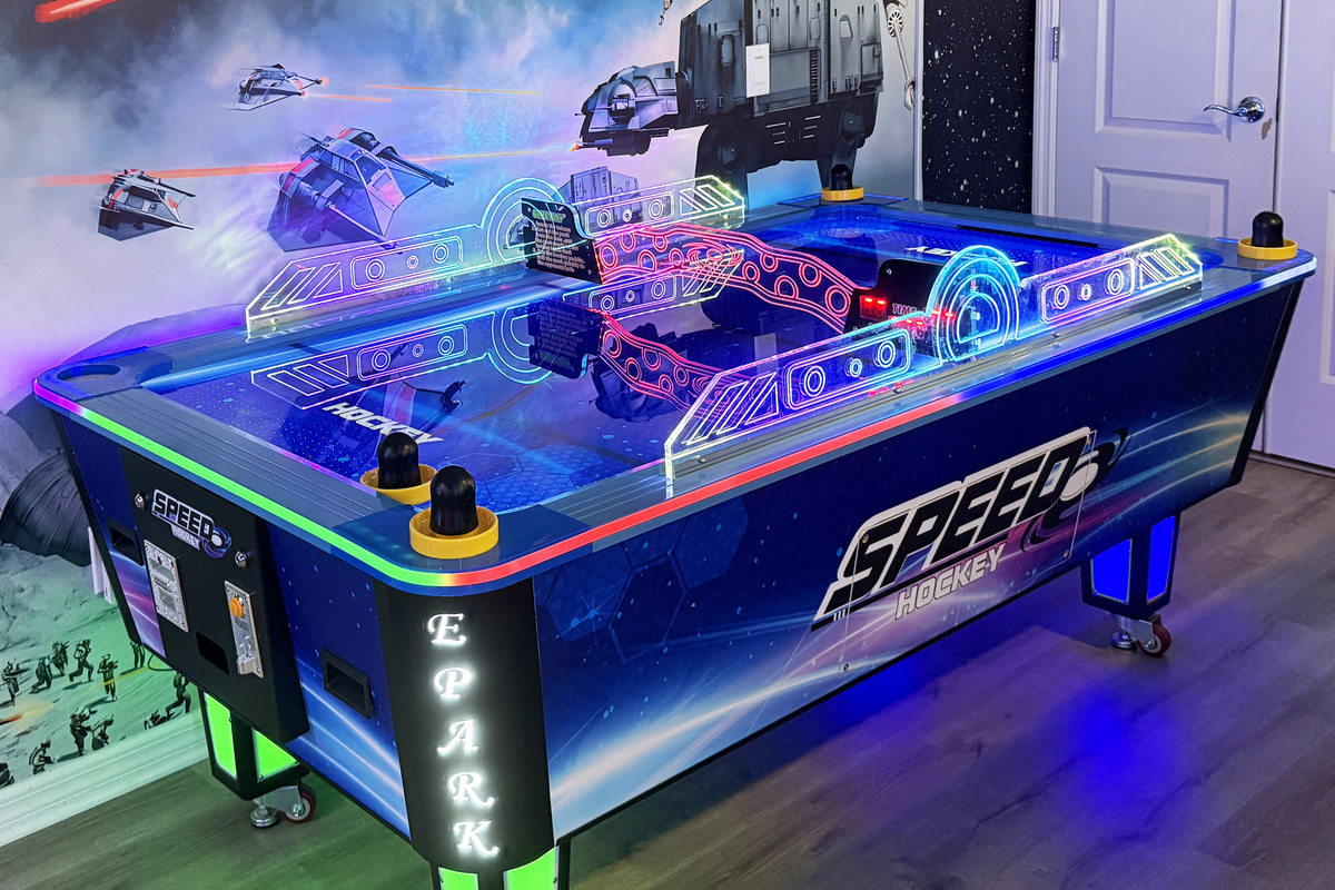 Play SPEED Air Hockey (FREE To Play!)