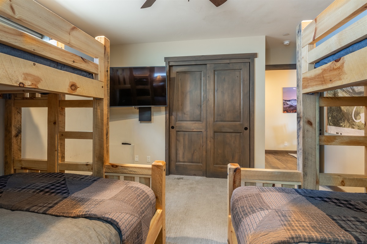 SmartTV, gaming setup, and views of the gondola passing overhead make this room a favorite.