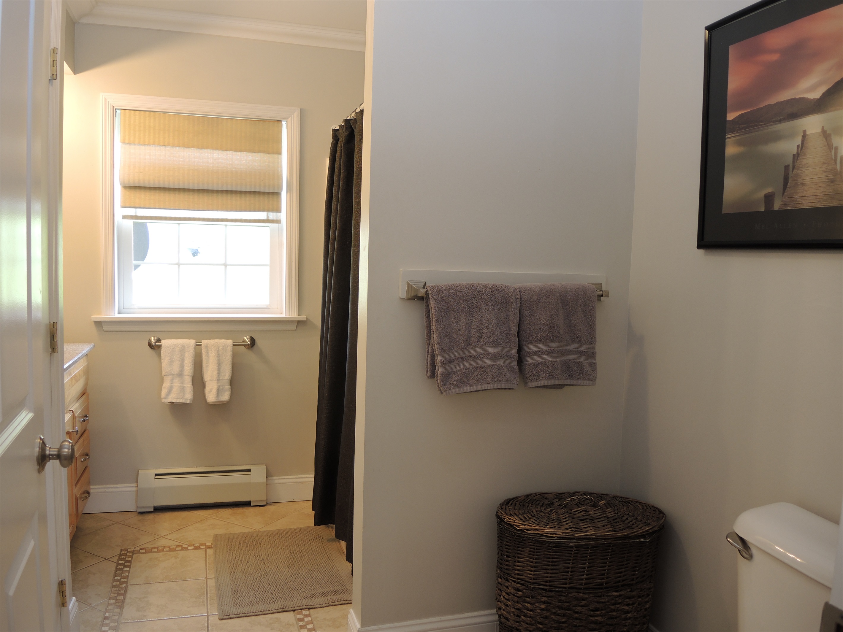 2nd floor bath off hallway