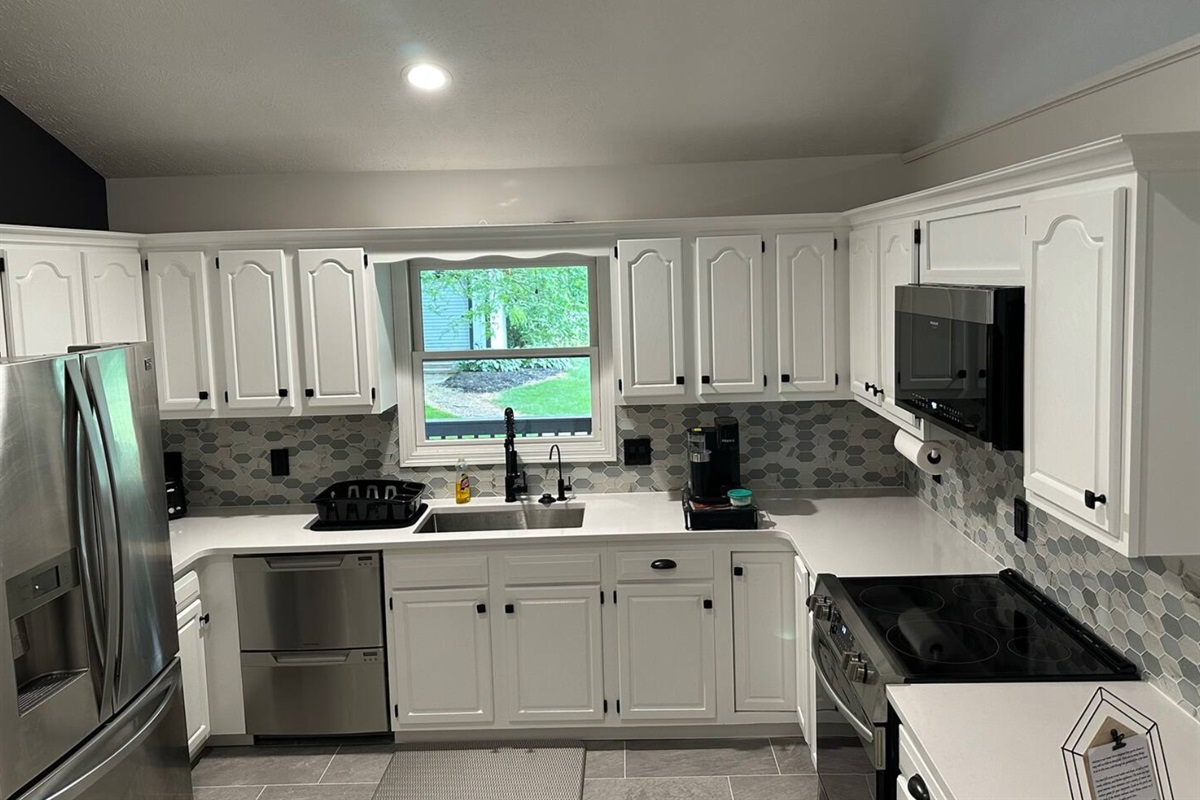 Fully stocked kitchen with appliances