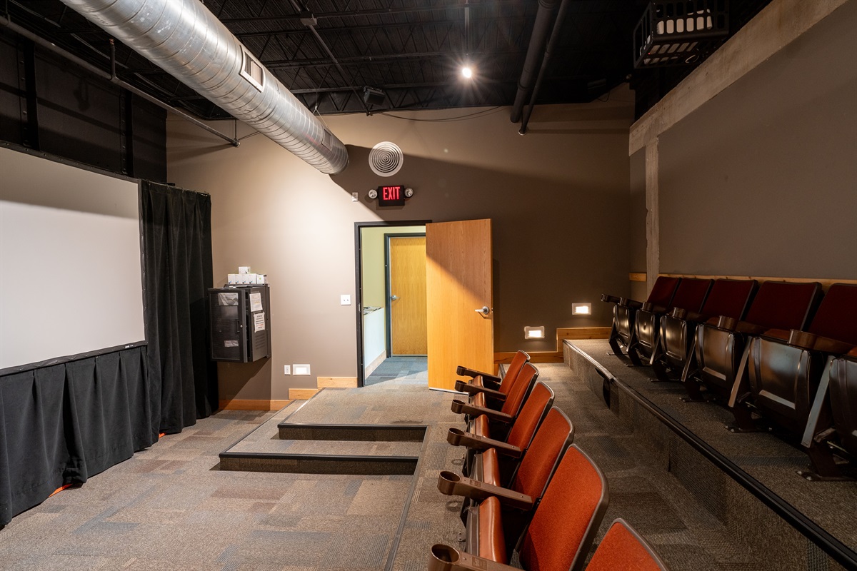 Pop some popcorn and grab some candy! Enjoy one of two of the community theater rooms for a little down time while on vacation at Benny’s on Broadway.