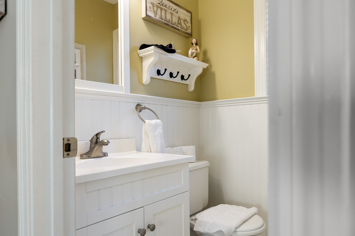 Bath linens providee