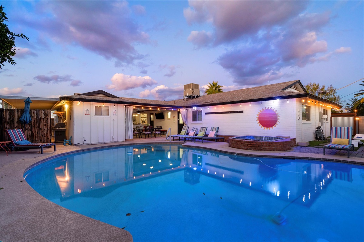 Enjoy An Evening Dip While You Watch the Arizona Sunset