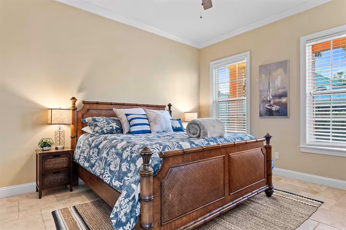 Rest easy in this serene coastal bedroom 🛏️
A comfortable king bed, soft linens, and calming décor create the perfect retreat after sun-filled days at the beach or pool.
