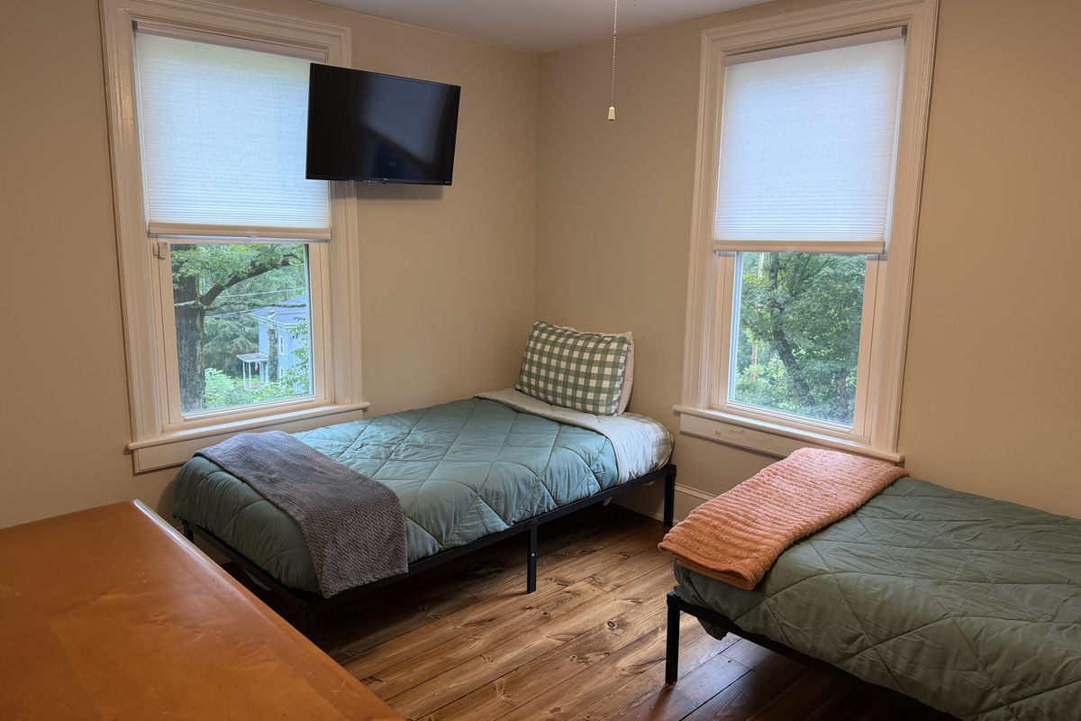 2nd floor Twins