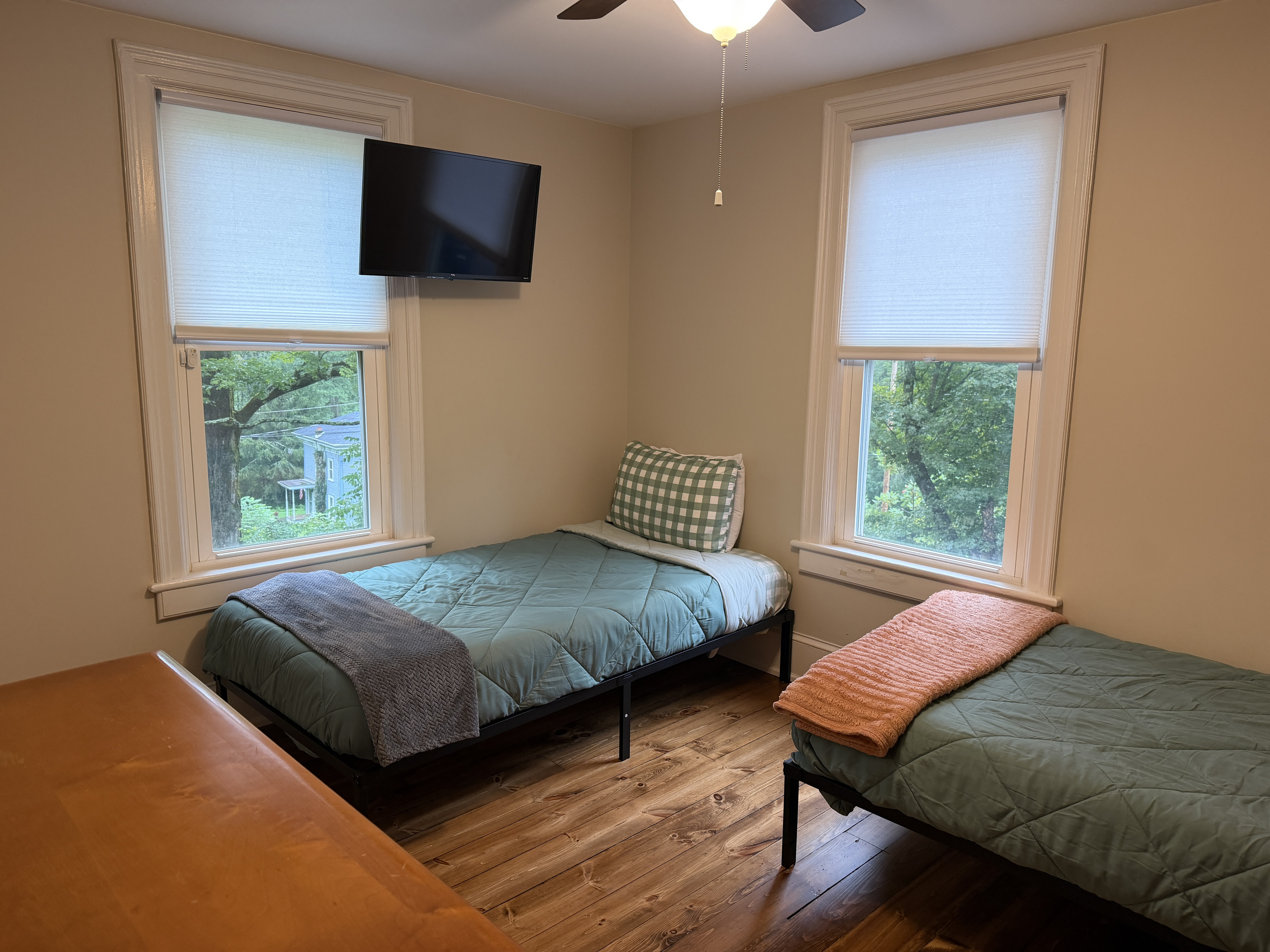 2nd floor Twins