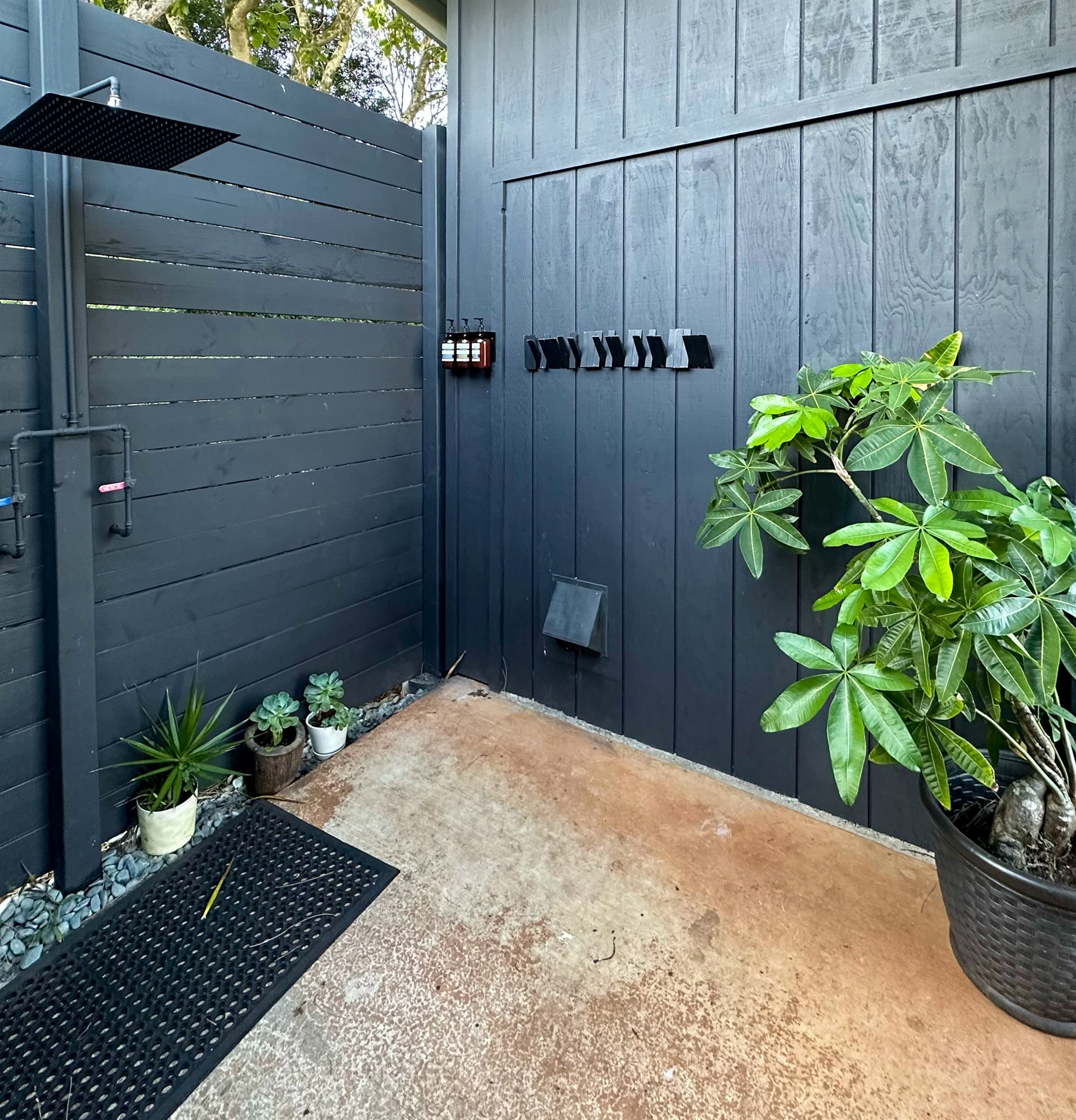 Outdoor rain shower