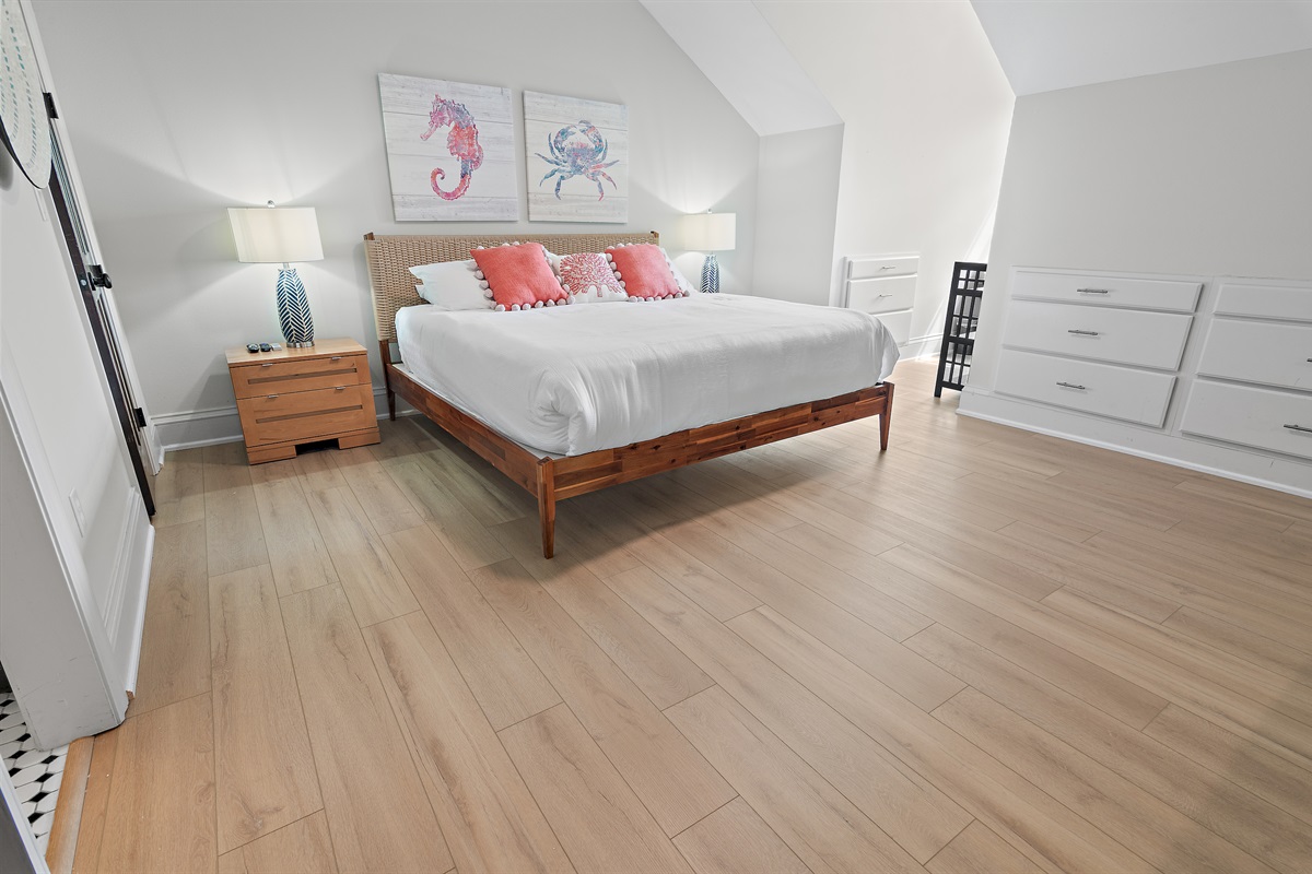 King Bedroom 1 with ensuite