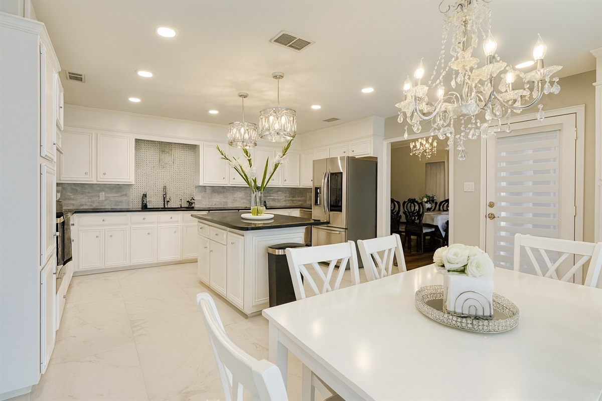 Kitchen w/ Large Island and Breakfast Table
