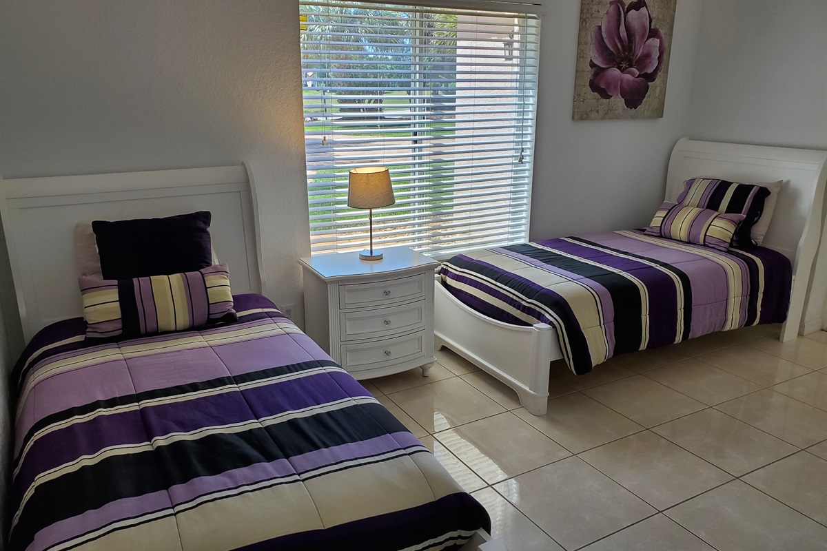 Twin bedroom