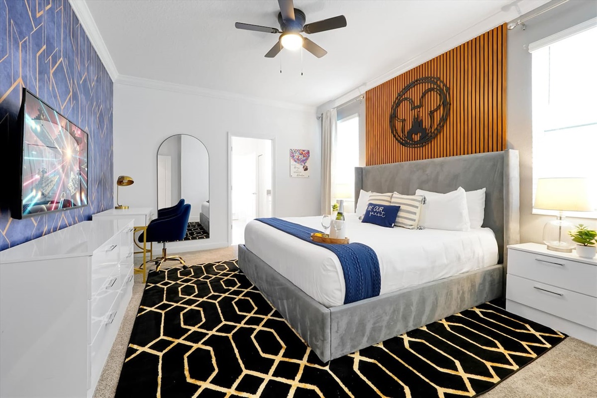 Like Disney, but don't want to be overwhelmed with theming? Then this room is for you! Located on the main floor, this is perfect for someone who can't do stairs, wants to be near the kitchen (midnight snack, anyone?) or just wants nice elegance.