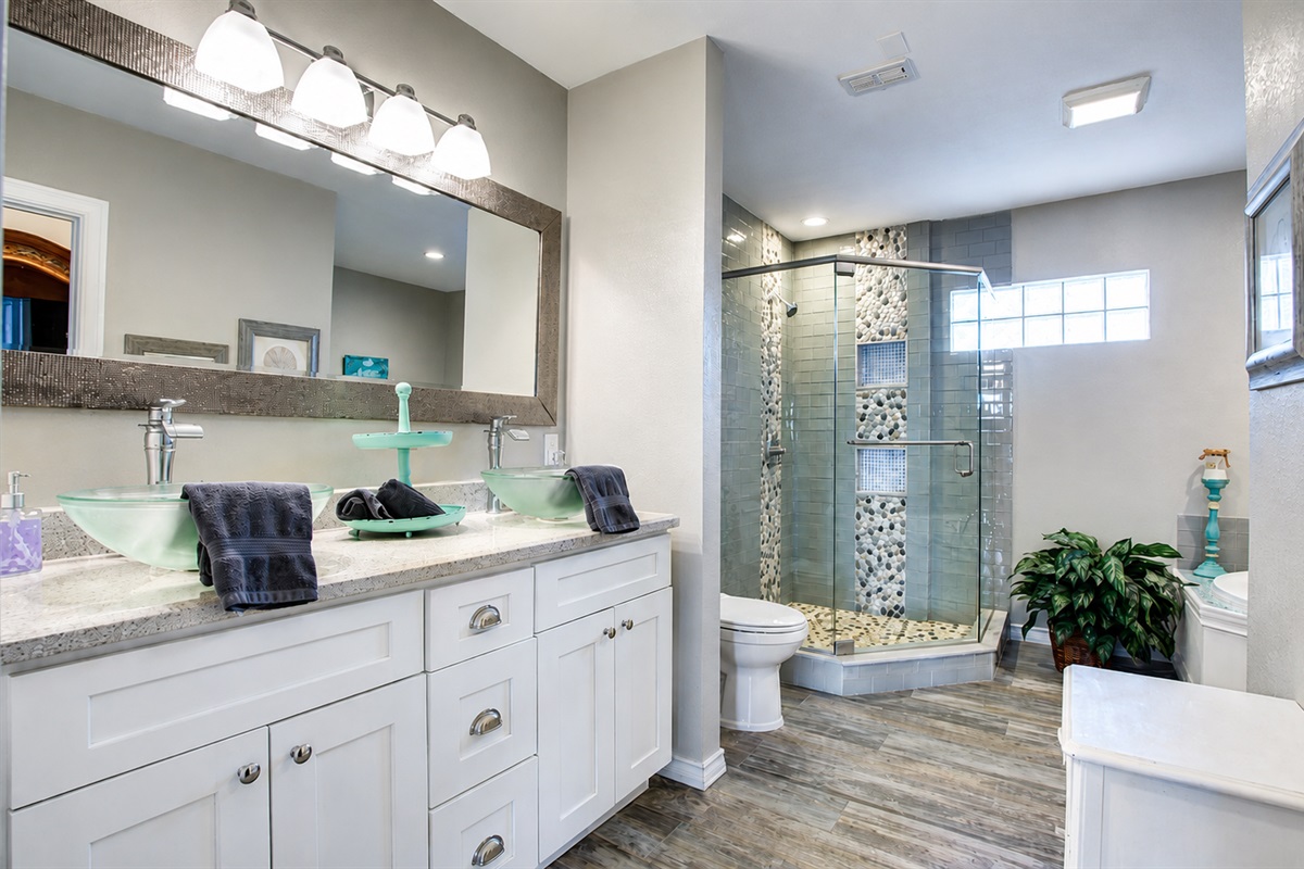 Turtle room master bathroom