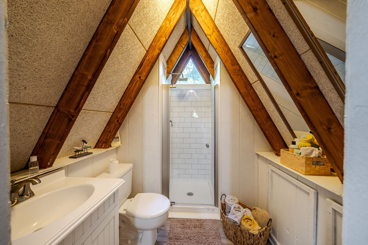 Your second-floor full bathroom is handy so the upstairs crew can get ready at without crowding your main bathroom — no lineup, no waiting.