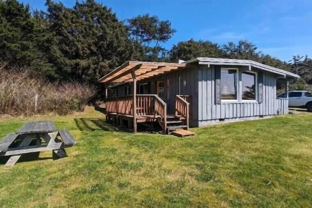Heceta Beach Bungalow - Deck on North Side