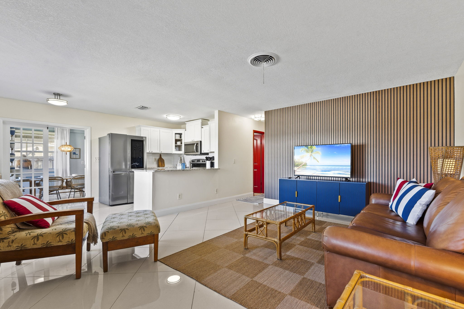 Front Living room with Smart TV