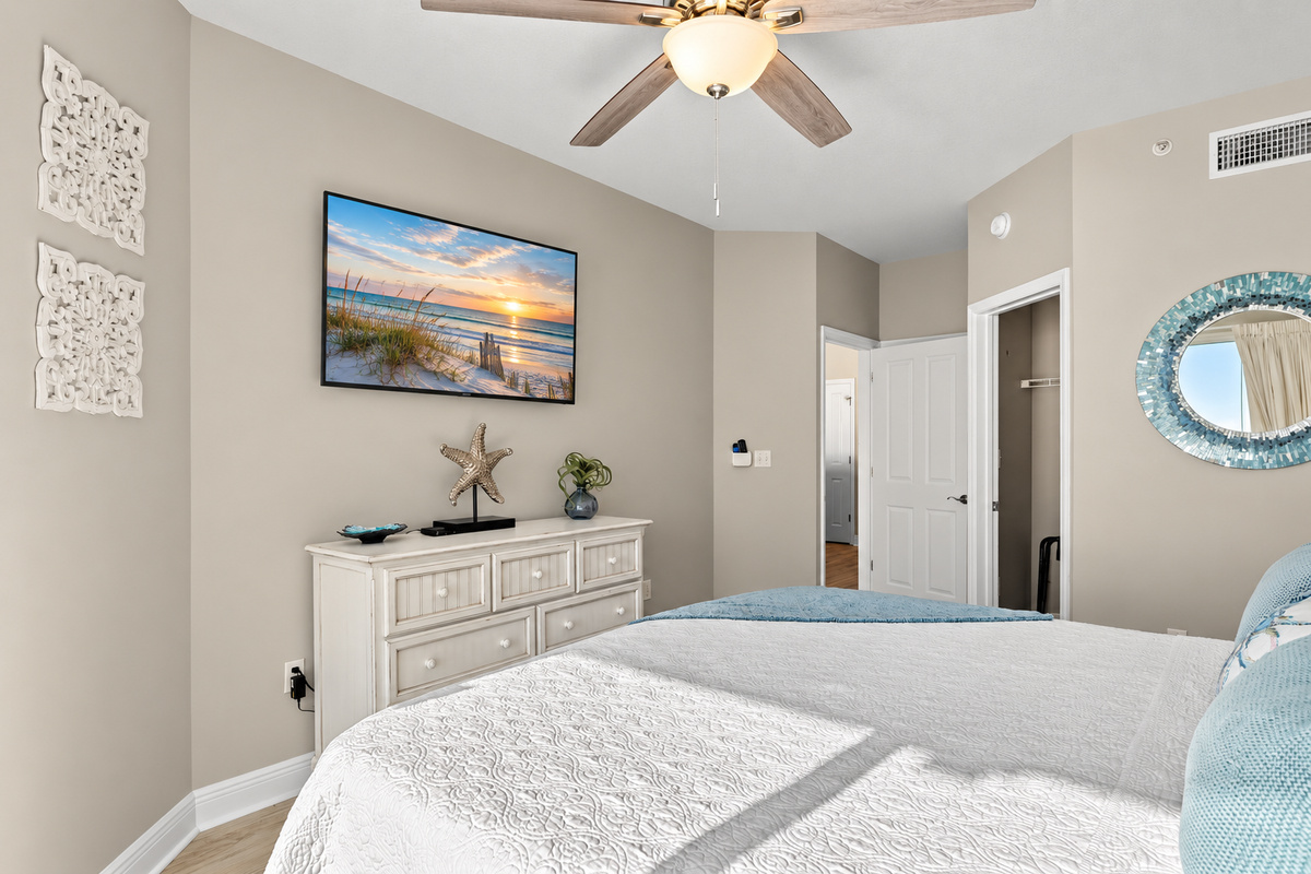 New Serta Mattress w/ memory foam topper.  Guests rave about the comfort in this unit!
