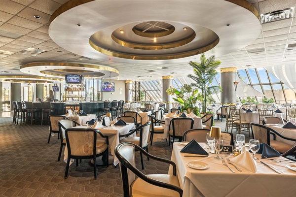 Beautiful restaurant with weekly activities