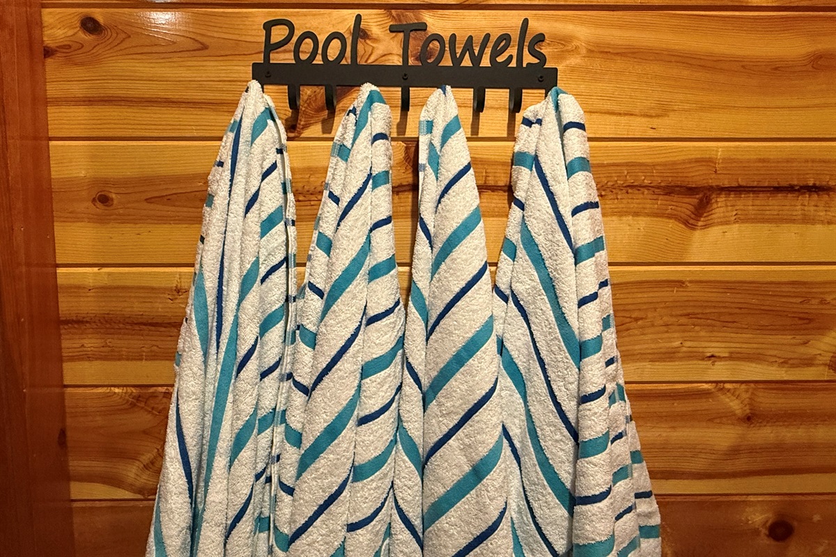 We’ve thought of the details—extra hooks in all bathrooms plus a dedicated space for pool towels, making your stay easier and more comfortable.