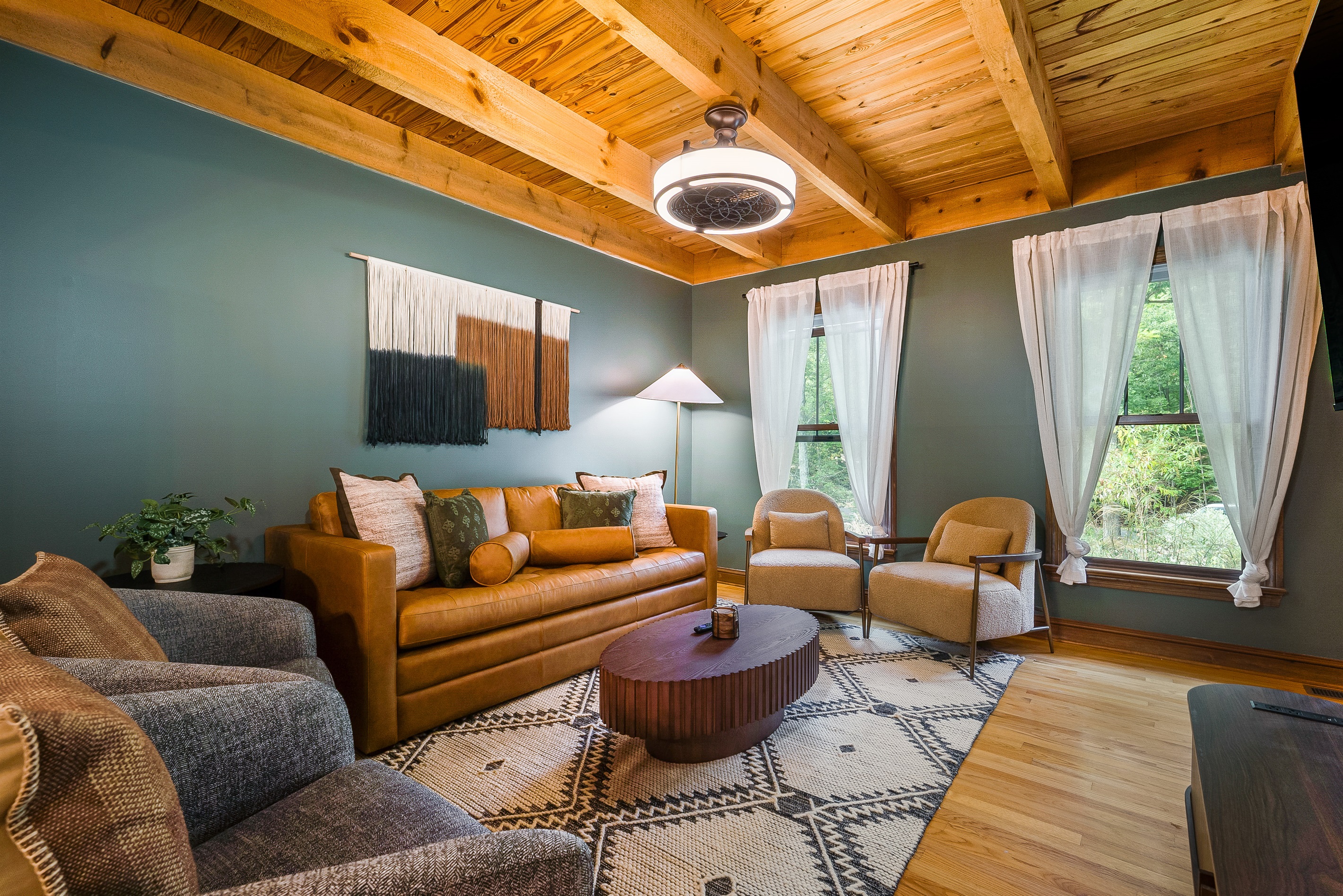 Cozy living room with Smart TV & sleeper sofa for extra guests