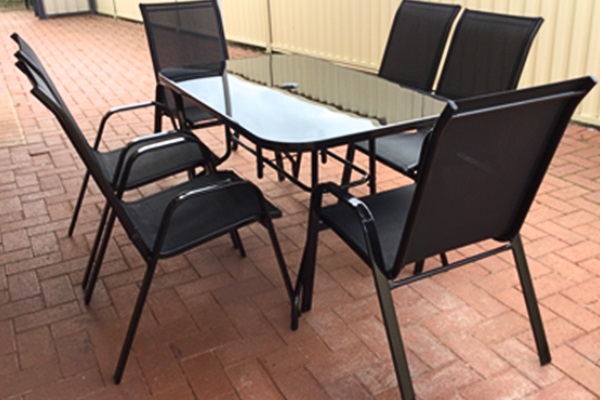 Outdoor dining for 6 people, includes 4 burner BBQ