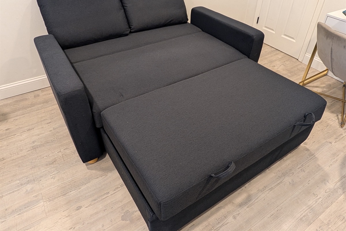 Sofa pulls out to a full size bed! Perfect for 1 adult or 2 kiddos