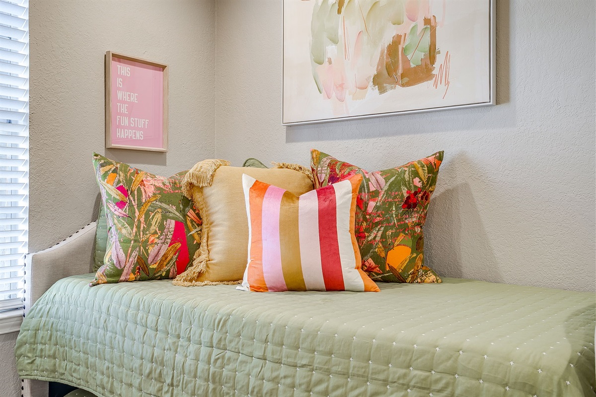 Guest Room with 2 Twin Beds