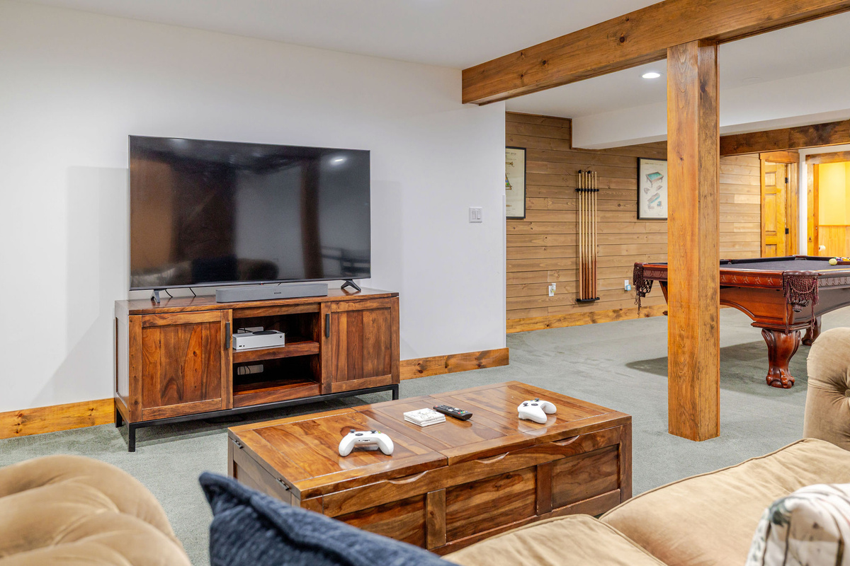 Kick back on the comfortable sectional and enjoy movie nights, gaming, or your favorite shows on the large Smart TV after a day of Adirondack adventures.