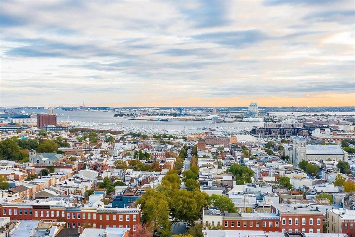Two tiered roof top deck with panoramic views of the city skyline, harbor and park. Best views in the city!