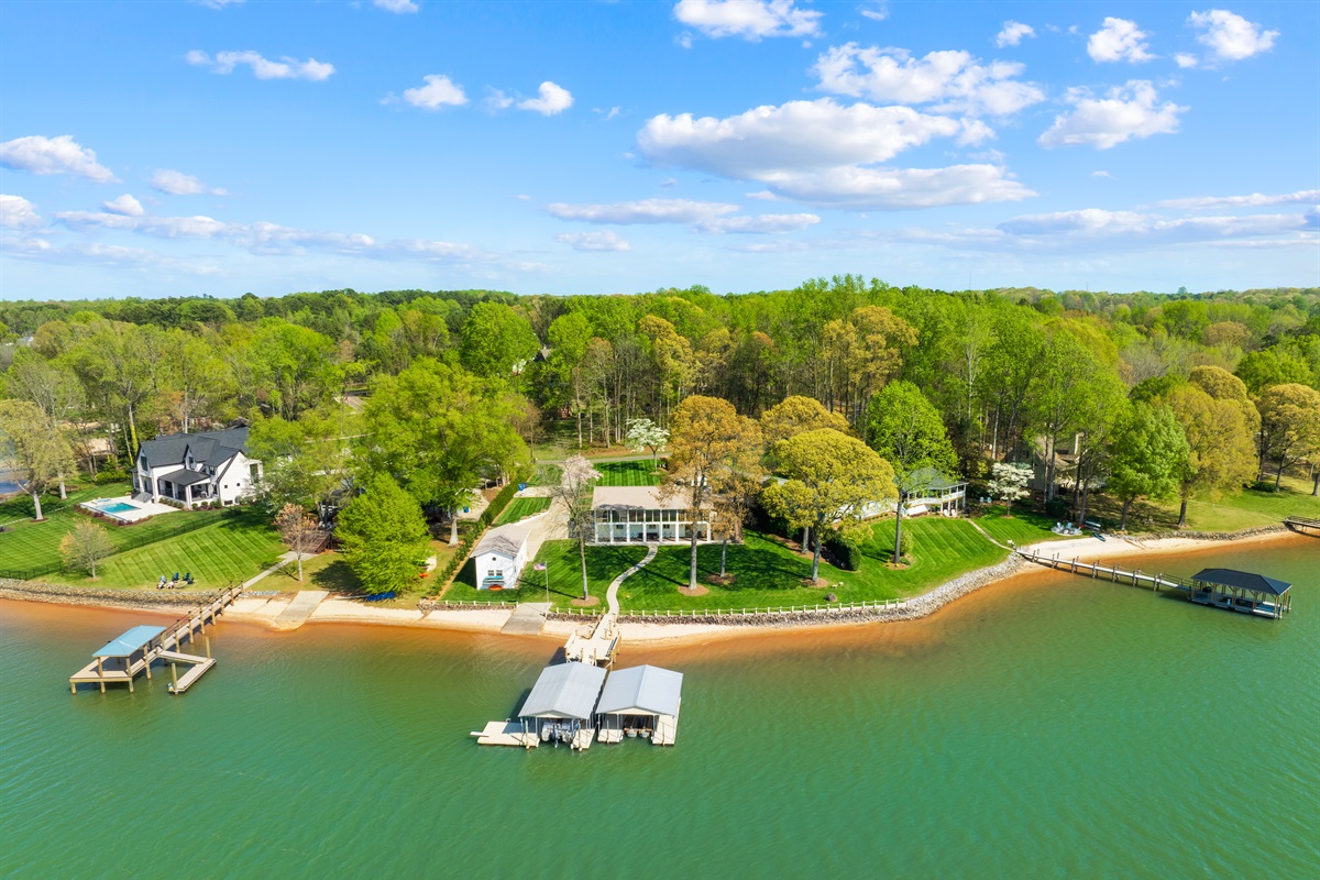 Your Lake Norman escape starts here.